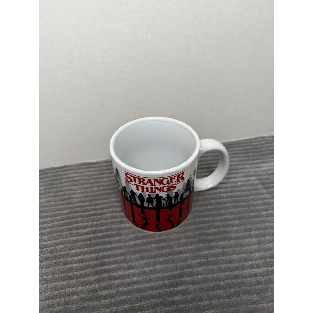 Stranger Things XL Mug Netflix PALADONE - Coffee Tea Red w/black